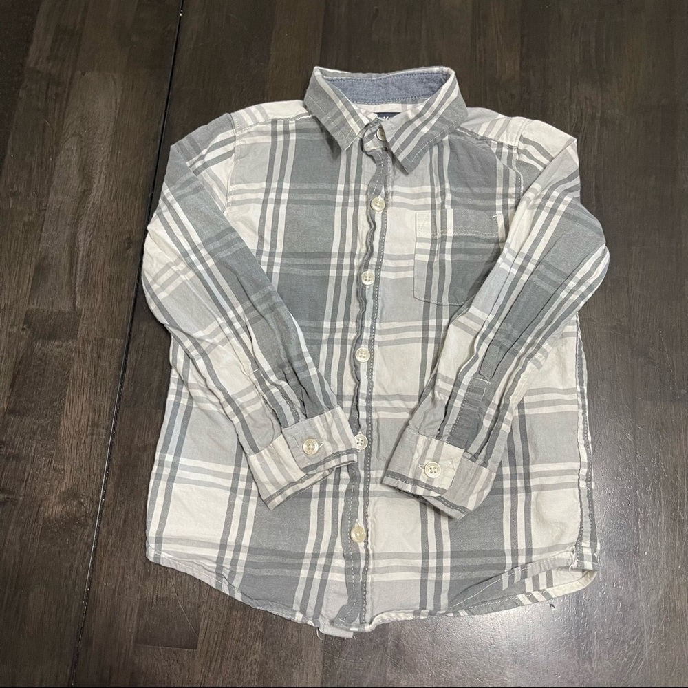Carter’s 4T button down long sleeve shirt